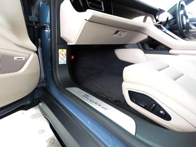 2026 Porsche TAYCAN thumbnail 17