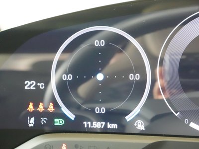 2026 Porsche TAYCAN thumbnail 57