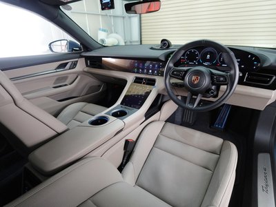 2026 Porsche TAYCAN photo 4
