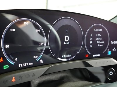 2026 Porsche TAYCAN thumbnail 52
