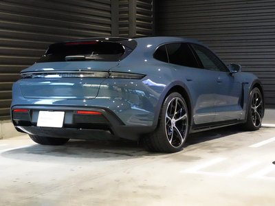 2026 Porsche TAYCAN photo 2