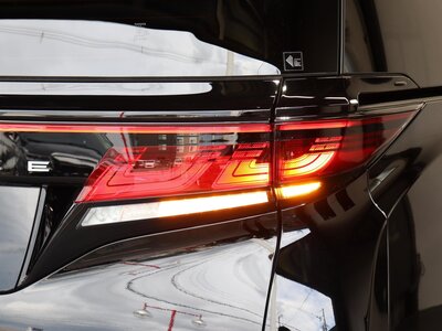 صورة 18 لـ 2023 Toyota VELLFIRE