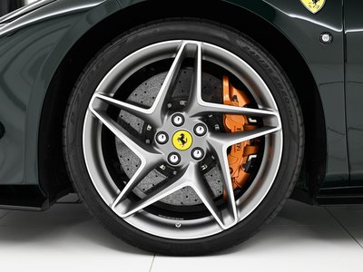 صورة 10 لـ 2021 Ferrari F8 SPIDER