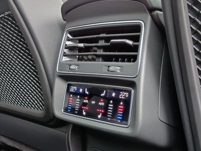 2023 AUDI RS Q8 thumbnail 25