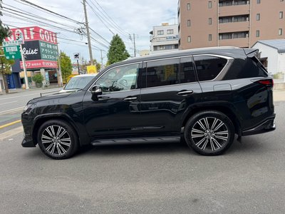 2025 Lexus LX photo 16
