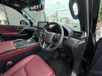 2025 Lexus LX thumbnail 26