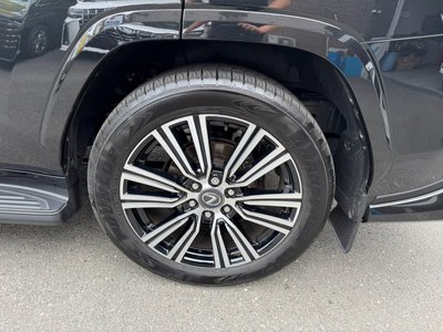 2025 Lexus LX thumbnail 21