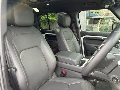 2025 LAND Rover DEFENDER photo 4