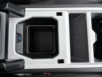 2025 LAND Rover DEFENDER thumbnail 75