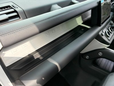 2025 LAND Rover DEFENDER thumbnail 72