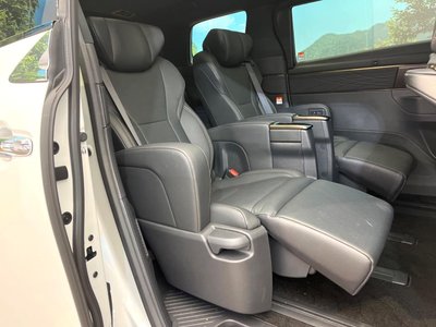 2025 Toyota ALPHARD — фото 9