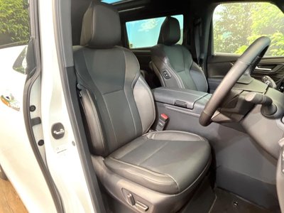2025 Toyota ALPHARD — фото 8