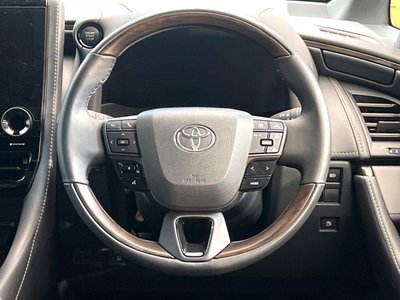 2025 Toyota ALPHARD — фото 12