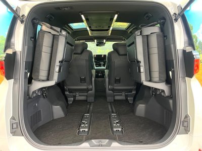 2025 Toyota ALPHARD — фото 11