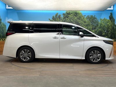 2025 Toyota ALPHARD — фото 24