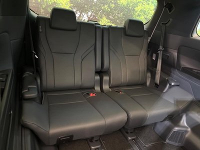 2025 Toyota ALPHARD — фото 10