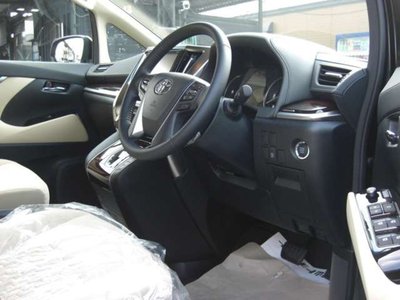 صورة 13 لـ 2017 Toyota ALPHARD