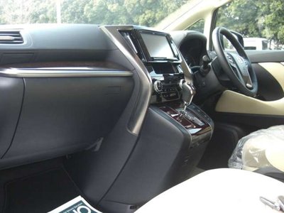 صورة 14 لـ 2017 Toyota ALPHARD