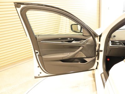 صورة مصغرة 17 لـ 2022 BMW Alpina D5