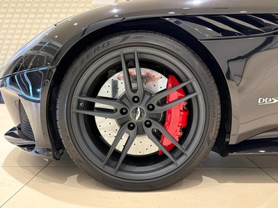 2019 Aston Martin DBS SUPERLEGGERA 照片 43