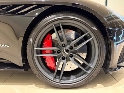 2019 Aston Martin DBS SUPERLEGGERA 照片 40