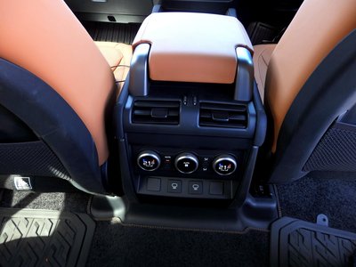 2024 LAND Rover DEFENDER thumbnail 24