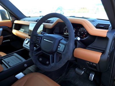 2024 LAND Rover DEFENDER photo 16