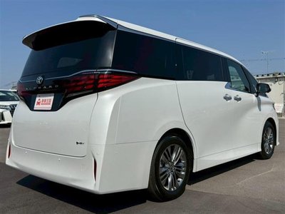 2026 Toyota ALPHARD — фото 12