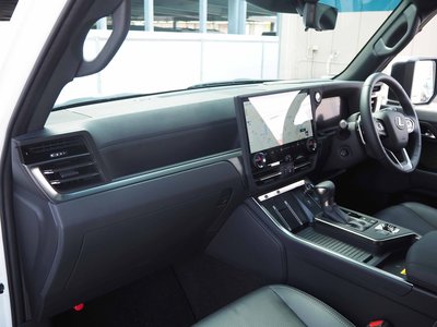 2025 Lexus GX thumbnail 46