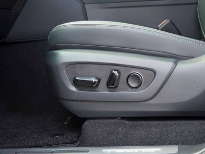 2025 Lexus GX thumbnail 50