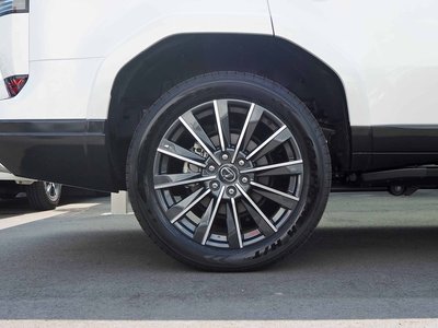 2025 Lexus GX thumbnail 26