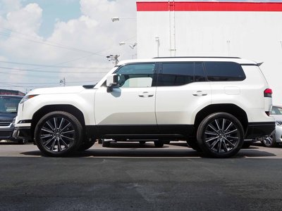 2025 Lexus GX thumbnail 18