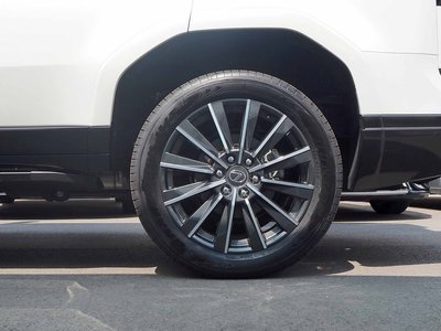 2025 Lexus GX thumbnail 25