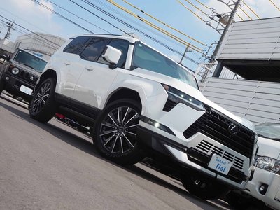 2025 Lexus GX thumbnail 11