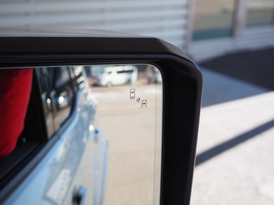 2025 Lexus GX thumbnail 9