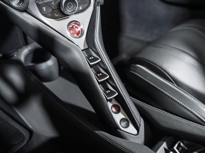 صورة مصغرة 19 لـ 2021 Mclaren 720S SPIDER