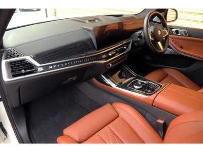 2025 BMW X7 thumbnail 23