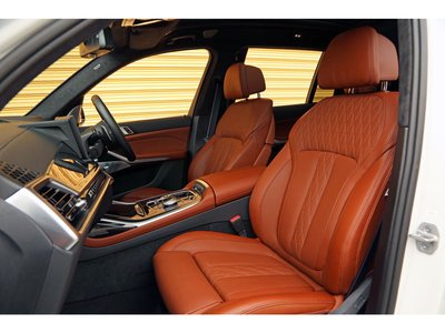 2025 BMW X7 photo 3