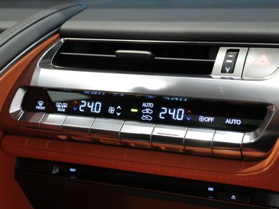 2022 Lexus LC thumbnail 30