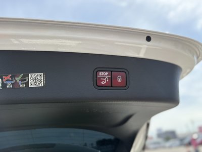 2023 Mercedes-BENZ GLC — миниатюра 12