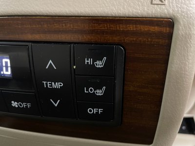 صورة مصغرة 65 لـ 2018 Toyota LAND CRUISER 200