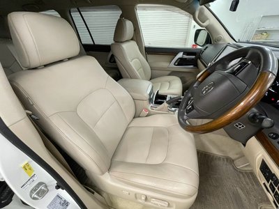 صورة مصغرة 30 لـ 2018 Toyota LAND CRUISER 200