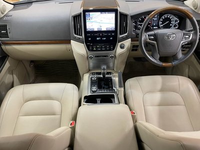 صورة مصغرة 35 لـ 2018 Toyota LAND CRUISER 200