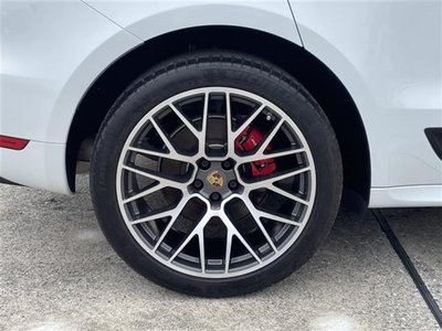 2021 Porsche MACAN thumbnail 40