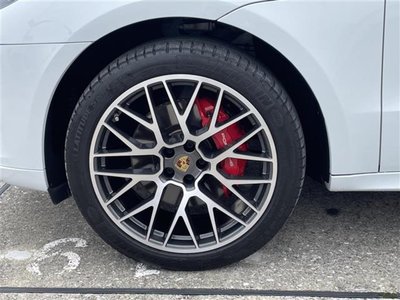 2021 Porsche MACAN thumbnail 38