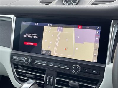 2021 Porsche MACAN photo 5