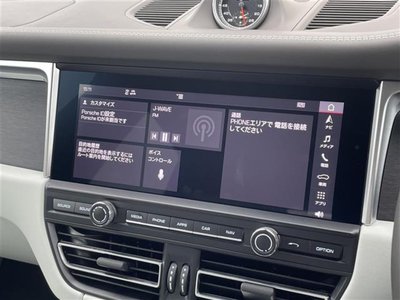 2021 Porsche MACAN photo 13