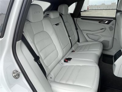 2021 Porsche MACAN thumbnail 25