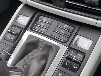 2021 Porsche MACAN thumbnail 17