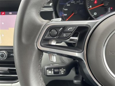2021 Porsche MACAN thumbnail 30